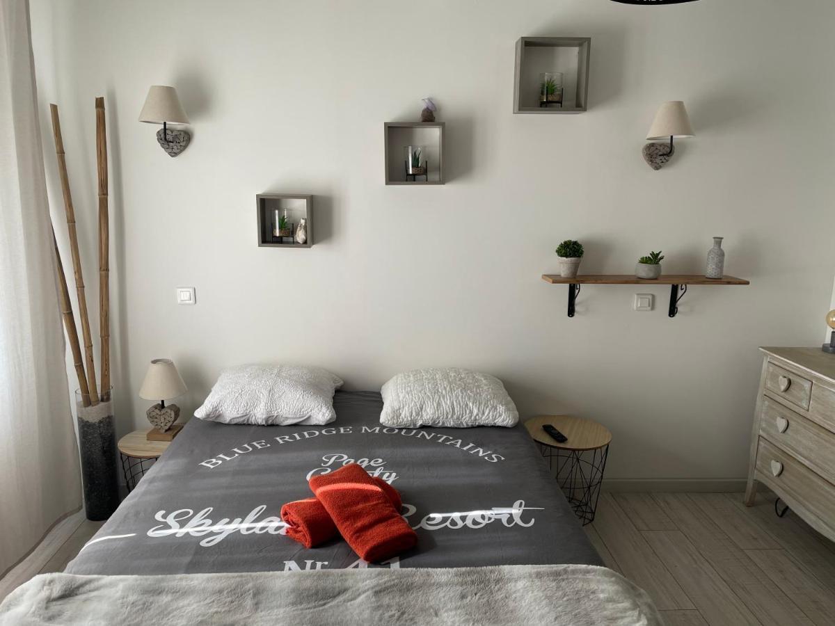 Bed and Breakfast Le Regrimet Avec Parking Gratuit Et Prive Lens-Lestang Екстер'єр фото